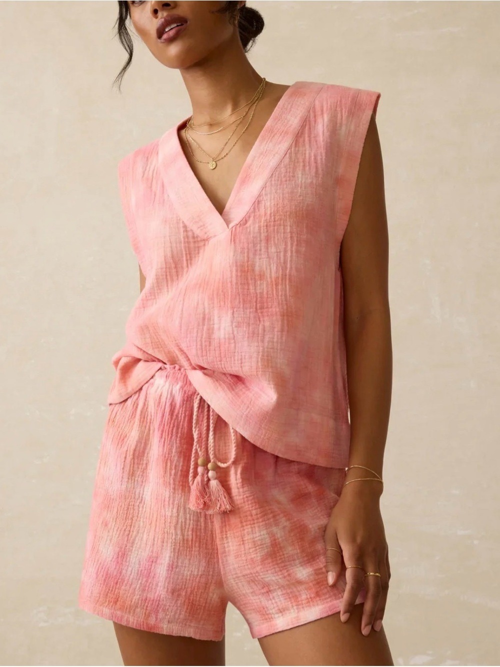 Faherty Dune Cotton Gauze Sleeveless Top in coral skies. Size M